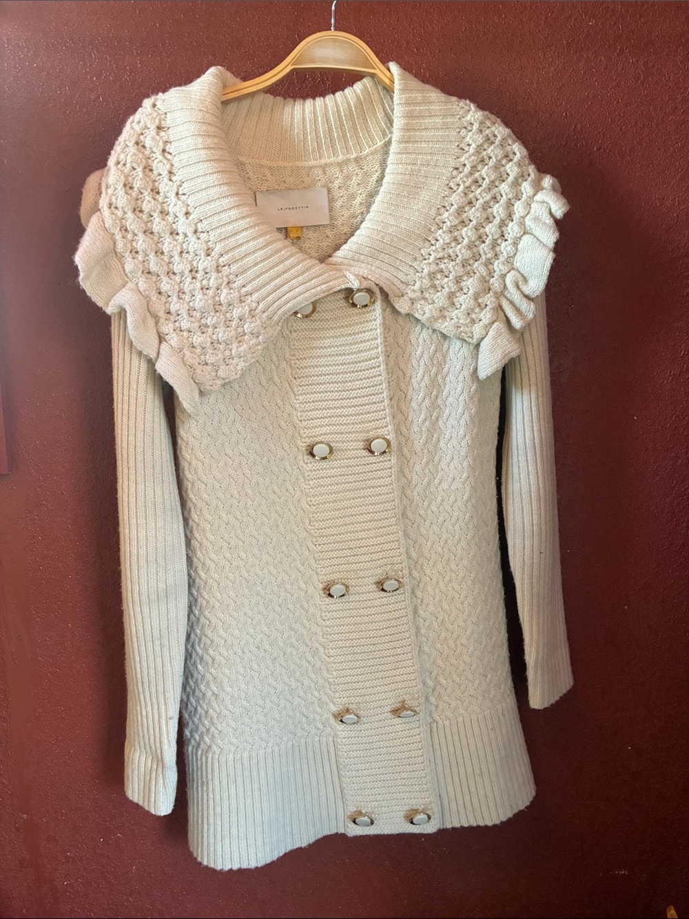 100% Wool Cream Cable-Knit Buttoned Women’s Sweater with Ruffled Collar